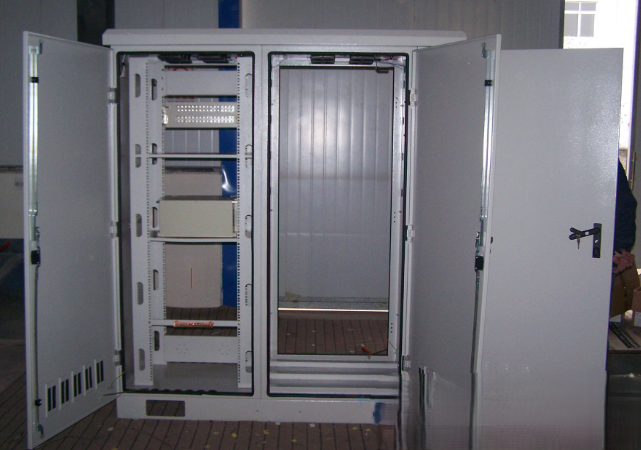 集成户外机柜配备工控机解决方案(图2) 集成户外机柜配备工控机解决方案(图2)